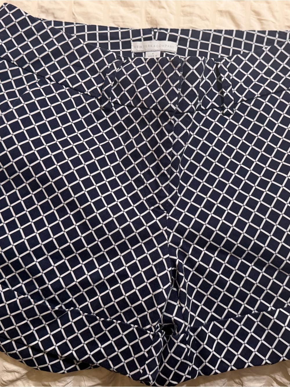 New York & Co. women’s  Navy Grid-Pattern shorts - size 4